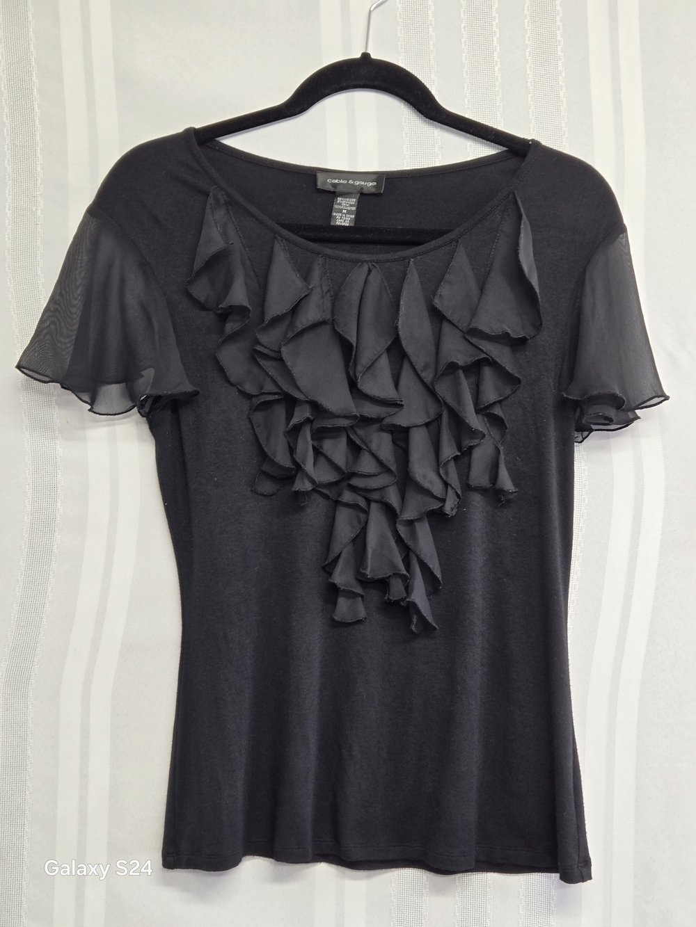 CABLE AND GAUGE Black Ruffle Short-Sleeve Top SIZE MD